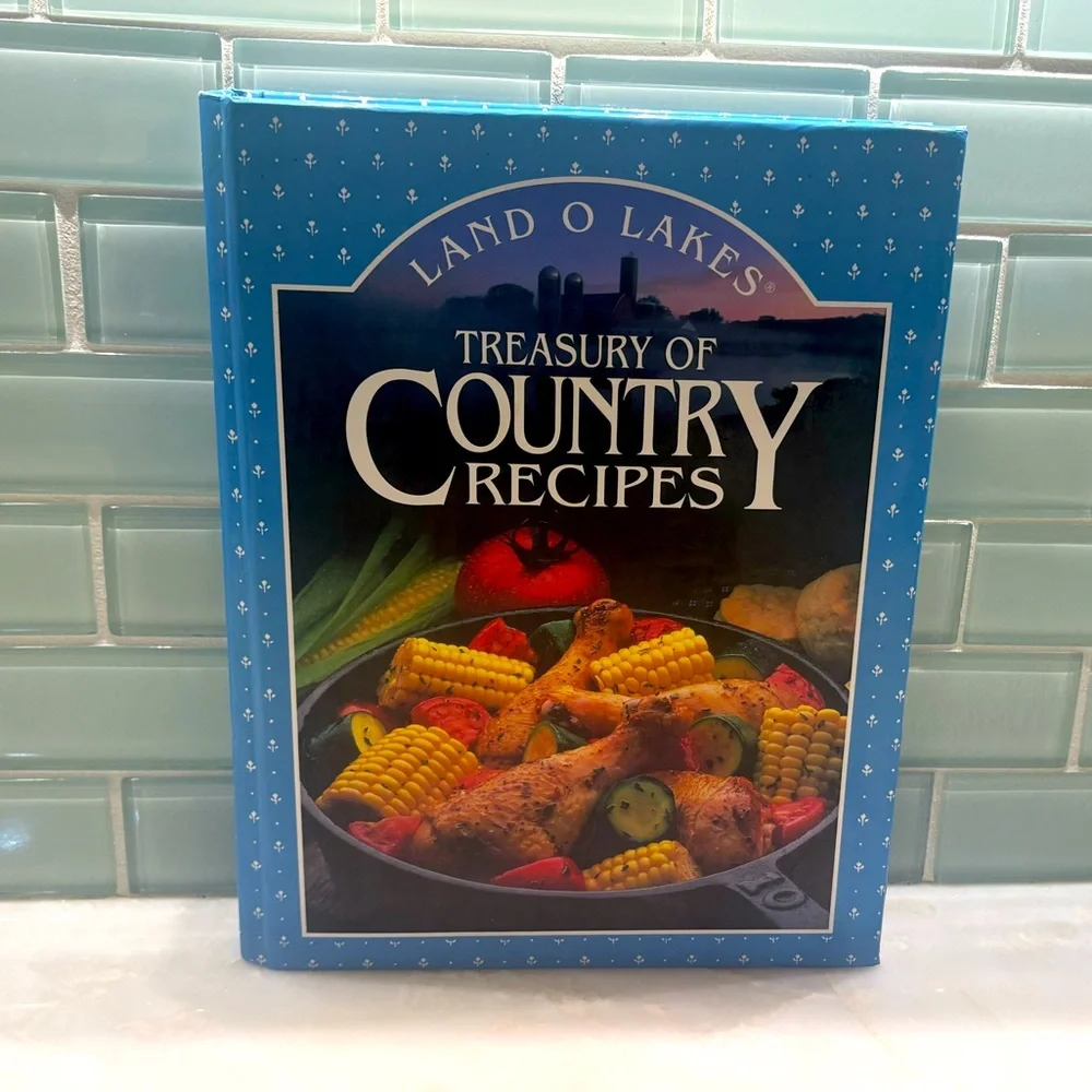 Vintage Land O Lakes Treasury of Country Recipes Cookbook